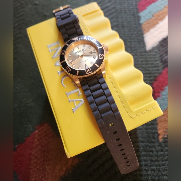 Invicta Unisex Watch - Picture 7 of 11